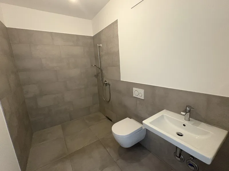 Modernes Wohnen in Köpenick: Helle 3-Zimmer-Wohnung mit Balkon — photo 1